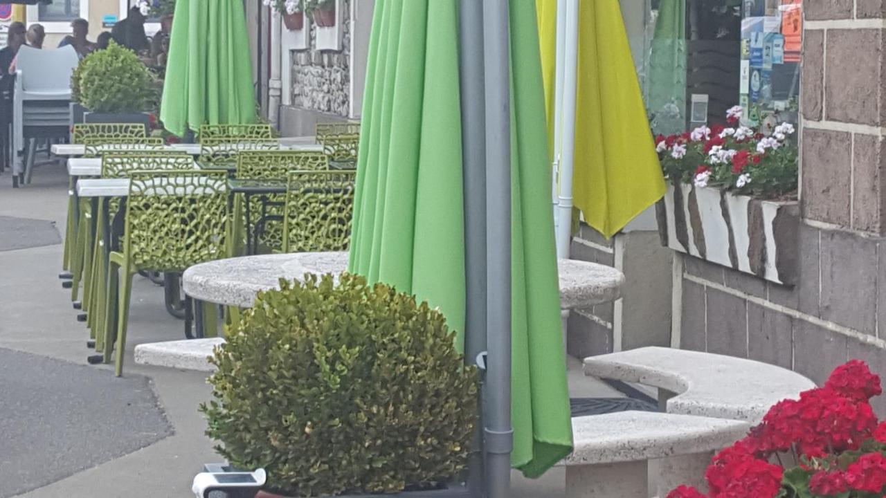 Fresnay-sur-Sarthe Hotel Ronsin מראה חיצוני תמונה